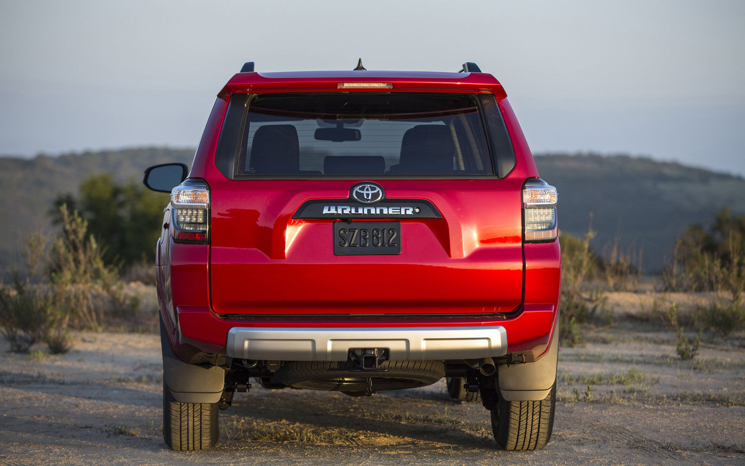 Comparison Toyota 4Runner TRD OFFRoad 2018 vs Toyota 4Runner SR5
